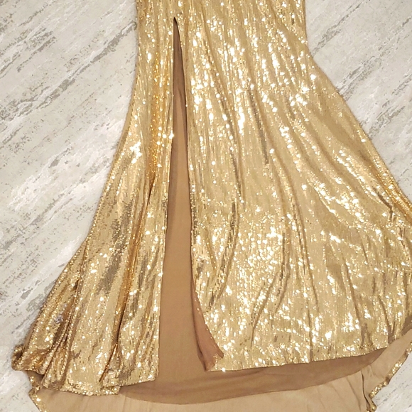 Gorgeous Golden Sequin Dress - Size Medium - Made by Ariabyaa Designer - Picture 3 of 11